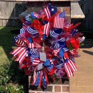 Meet your Posher, Love-your wreath